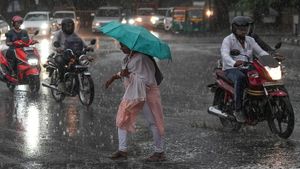 காலையிலேயே மழை.. 10 மணி வரை ரொம்ப முக்கியம்.. ’6’ மாவட்டங்களில் வெளுக்கப் போகுது! மெட் அப்டேட்!