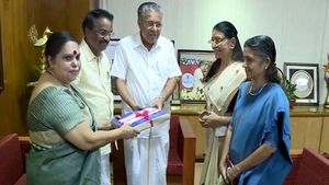 பயப்படும் நடிகைகள்.. மலையாள திரையுலகை புரட்டிப் போட்ட ஹேமா கமிட்டி அறிக்கை! ஆனா.. இப்போ நடந்ததே வேற!