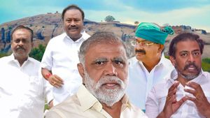 யார் பக்கம் திண்டுக்கல்? மாஸ் காட்டும் திமுக..மல்லுக்கட்டும் அதிமுக! 2026ல் 4:3 தானா? விரிவான அலசல்!
