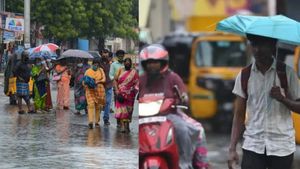 திருவள்ளூர் டூ தென்காசி.. 10 மாவட்டங்களில் கொட்டப்போகும் மழை! குடையை எடுத்துக்கோங்க மக்களே!