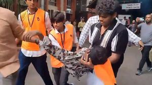 காங்கிரஸ் அரசின் கைகளில் ரத்தம் படிந்துவிட்டது.. பெங்களூர் கூட்ட நெரிசல் பலி பற்றி பாஜக விளாசல்