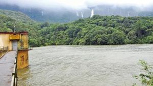 Siruvani dam: இந்த ஆண்டில் முதல்முறையாக சிறுவாணி நீர்மட்டம் 40 அடியை நெருங்கியது! கோவை மக்கள் ஹேப்பி