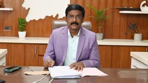 திருவண்ணாமலையில்  பணமே இல்லாமல்  பள்ளி, கல்லூரி விடுதிகளில் தங்க படிக்க விண்ணப்பிப்பது எப்படி?