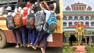 பஸ் படிக்கட்டில் தொங்கும் மாணவர்கள் மீது வழக்கு பதியலாம்.. மதுரை ஹைகோர்ட் அதிரடி உத்தரவு