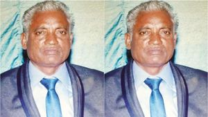 வேலூரில் கழிவறைக்கு சென்ற பிஎஸ்என்எல் ஊழியர்.. யாருமே எதிர்பார்க்காத சம்பவம்.. ஆடிப்போன உறவுகள் 