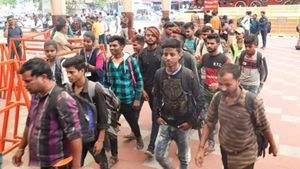 வேலூரில் வெளிமாநில தொழிலாளர்கள் பணிபுரியும் நிறுவனங்களின் உரிமையாளர்களுக்கு பறந்த மேஜர் உத்தரவு