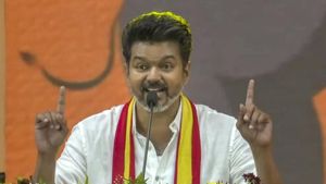 ஆட்டத்தை ஆரம்பிக்கும் தவெக.. சேலத்தில் நாளை கொள்கை விளக்க முதல் பொதுக்கூட்டம்!