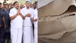 எடப்பாடி கூட்டத்தில் ‘பிக்பாக்கெட்’ அடித்த 6 பேர் கைது.. டிரோன் கேமரா மூலம் தட்டித் தூக்கிய போலீஸ்!