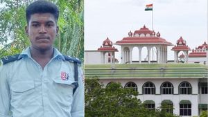அஜித்குமார் தாக்கப்பட்ட  கேமரா காட்சிகளை ரகசியமாக எடுத்துச்சென்றது யார்? ஐகோர்டில் இன்று விசாரணை
