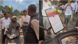  பைக் டாக்சி புக் செய்த போக்குவரத்து துறை அமைச்சர்! 10 நிமிடத்தில் வந்த பைக்! அடுத்து நடந்தது தான் ஷாக்