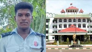 திருப்புவனம் இளைஞர் மரணம்.. யார் சொல்லி தனிப்படை வழக்கை எடுத்தது? எப்ஐஆர் எங்கே? ஐகோர்ட் கிளை கேள்வி 