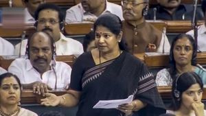 அதான் டோல்கேட் காண்ட்ராக்ட் முடிந்துவிட்டதே! அப்புறம் ஏன் சுங்க கட்டணம் வாங்குறீங்க! கனிமொழி கேள்வி