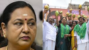 திமுக குடும்ப உறுப்பினர்கள் நிதியை வைத்தே, 7 பட்ஜெட் போடலாம்.. மா விவசாயிகளுக்கு கொடுங்க: பிரேமலதா 