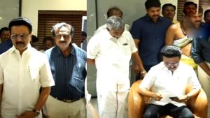 வீடு வீடாகச் சென்று மக்களை சந்தித்த முதல்வர் ஸ்டாலின்.. திருவாரூரில் ‘ஓரணியில் தமிழ்நாடு’ பிரச்சாரம்
