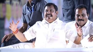“திமுகவிடம் கைநீட்டி பணம் வாங்கியபோதே கம்யூனிஸ்ட் கட்சியின் கதை முடிஞ்சிருச்சு” - எடப்பாடி பழனிசாமி 