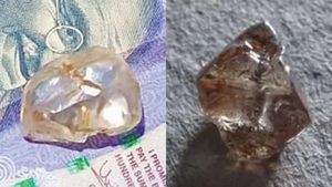 நிலத்தில் வைரக்கல் போல மின்னுதே.. கிட்ட பார்த்த பெண் விவசாயி.. ஆஹா அதிர்ஷ்டம்! ஆச்சரியத்தில் ஆந்திரா