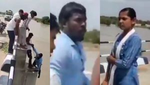 புதுஜோடி.. ‛செல்பி'னு எடுக்க கணவரை ஆற்றுக்கு கூட்டிச்சென்று மனைவி செய்த செயல்.. இனி மறக்க மாட்டார்