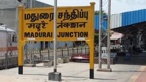 மதுரை வழியாக செல்லும் தென் மாவட்ட ரயில்களின் போக்குவரத்தில் மாற்றம்.. பாதை மாறும் ரயில்கள் விவரம்