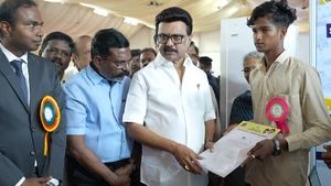 கலக்கப் போகுது கடலூர்.. அட்டகாசமாக 5 அறிவிப்புகள்! சர்ப்ரைஸ் கொடுத்த ஸ்டாலின்.. என்னென்ன தெரியுமா?