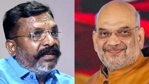  அதிமுகவை கிள்ளுக் கீரையாக நினைக்கிறார் அமித்ஷா.. கூட்டணி ஆட்சி என சொல்வதன் பின்னணி.. திருமாவளவன்! 