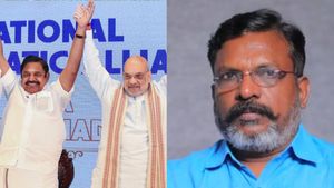  அன்வர் ராஜா கமெண்ட்.. அதிமுக - பாஜக பொருந்தா கூட்டணி.. களப்பணியில் சிக்கல்.. திருமாவளவன் அட்டாக்!