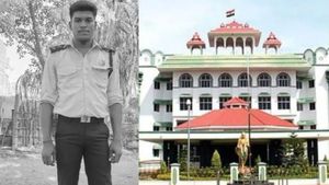  இளைஞர் அஜித் குமார் வழக்கு.. மதுரை நீதிபதி விசாரிக்க உத்தரவு.. ஜூலை 8ல் அறிக்கை தாக்கல் செய்ய ஆணை