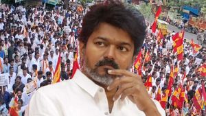 லியோவ பாக்கனும்னு சொன்னீங்கல்ல.. நாளைக்கு சென்னை வாங்க! விஜய் செய்யப் போகும் சிறப்பான தரமான சம்பவம்!