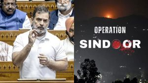 ஆபரேஷன் சிந்தூர் நடக்கும்போதே.. இந்தியாவின் வியூகங்களை பாகிஸ்தானிடம் சொன்னது ஏன்? ராகுல்  கேள்வி 