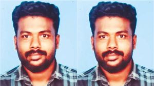 திருப்பூரில் கோழிக்கறி சாப்பிட  புதுமனைவி மறுப்பு.. உடனே ஓடிய புதுமாப்பிள்ளை.. இப்படியுமா  நடக்கும்