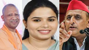 யோகி ஆதித்யநாத்தை புகழ்ந்த பெண் எம்எல்ஏக்கு அகிலேஷ் யாதவ் கொடுத்த தண்டனை.. அதிரடி நீக்கம்! பின்னணி