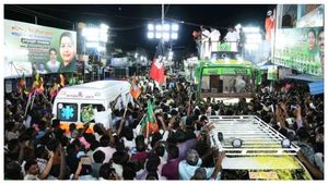 பகிரங்க மன்னிப்பு கேளுங்கள் பழனிசாமி.. எடப்பாடிக்கு எதிராக திரண்ட தனியார் ஆம்புலன்ஸ் சங்கம்