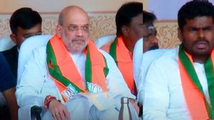 எடப்பாடி பழனிசாமியை முதல்வர் ஆக்குவதுதான் நம் கடமை.. அமித்ஷா முன்பு அண்ணாமலை பரபர பேச்சு 