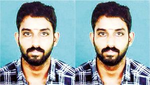 கோவையில் கணவனை பிரிந்த பிரபல பெண் தொழிலதிபர்.. அந்த புகைப்படங்கள்.. ஐடி ஊழியர் கைது