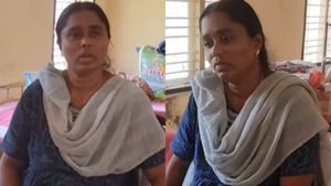 நாமக்கல்லில் விஏஓ சிவகாமியின் தலைமுடியை இழுத்த பிரபலம்.. நீ எங்க போய் வேணும்னாலும் சொல்லு.. ஒரே பரபர