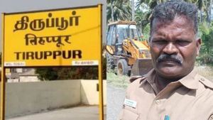  திருப்பூரில் எஸ்ஐ வெட்டிக் கொலை..  ரோந்து வாகனத்தில் உடன் சென்ற மற்றொரு காவலர் தப்பியது எப்படி?