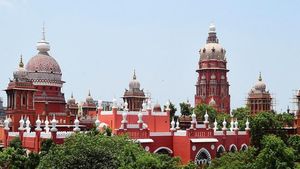 கடலூர் அருகே காவல் நிலையத்தில் நடந்த தவறு.. ஐந்து ஐபிஎஸ் அதிகாரிகளுக்கு சிக்கல்.. ஐகோர்ட் அதிரடி