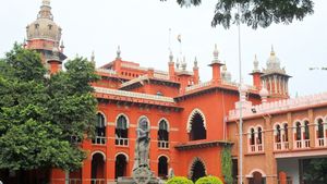 கோவையில் தற்கொலைக்கு முயன்றவரை காப்பாற்ற முயற்சித்தவருக்கு 4 நாள் ஜெயில்.. என்ன நடந்தது தெரியுமா?