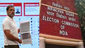 ராகுல் சொல்வது உண்மையா? பெங்களூரில் ஒரே வீட்டில் 80 வாக்காளர்கள்? ஆய்வுக்கு போன BLO-க்கு அதிர்ச்சி