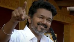 “9 திருட்டுப்பயல்களும் செஞ்ச வேலை..” தவெக மாநாட்டில் குட்டிக்கதை சொன்ன விஜய்