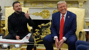 Trump: கடந்த முறை போல ஆக கூடாது.. உஷாராக வந்த ஜெலன்ஸ்கி.. பாராட்டிய டிரம்ப்! வெள்ளை மாளிகையில் சுவாரசியம்