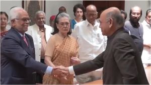 குடியரசுத் துணை தலைவர் தேர்தல்! வேட்புமனு தாக்கல் செய்தார் இந்தியா கூட்டணி வேட்பாளர் சுதர்சன் ரெட்டி