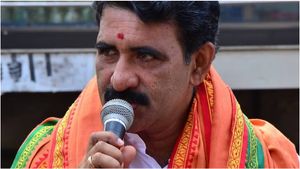 தேர்தலில் வெற்றி பெற.. வெளி மாநிலத்தவர்களை வாக்காளர்களாக சேர்ப்போம்! பாஜக தலைவர் பகீர்