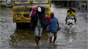 heavy rain: இன்னைக்கு கனமழை வெளுக்கப்போகுது! வட மாவட்ட மக்கள் உஷார்! வானிலை மையம் வார்னிங்