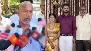 படுக்கை அறை, பாத்ரூமில் டிரான்ஸ்பரன்ட் கண்ணாடி! திருப்பூர் ரிதன்யா கணவன் பற்றி தந்தை புகார் பட்டியல்