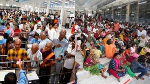 26 அறைகளுமா? திருப்பதி ஏழுமலையானை தரிசிக்க 18 மணி நேரமா? திருமலையில் பக்தர்கள் அவதி