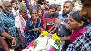 Karur Stampede: கரூர் 40 பேர் மரணத்துக்கு முக்கிய காரணம் இதுதான்! மருத்துவக் கல்வி இயக்குநர் தகவல்