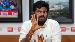 சொன்ன மாதிரியே.. ஒரே நாளில் 11+ திருமணங்களுக்கு போன அண்ணாமலை.. உற்று கவனித்த டெல்லி பாஜக 