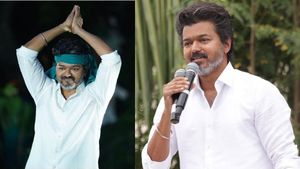 மனித கடல் நடுவே குபீர்னு மேலே வந்த விஜய்.. வேனில் பார்த்ததுமே துள்ளிய நாமக்கல் மக்கள்! கலக்கல் கரூர்