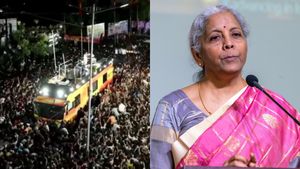 கரூர்: நெரிசல் ஏற்பட்ட இடத்தில் மத்திய அமைச்சர் நிர்மலா சீதாராமன் ஆய்வு