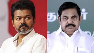 விஜய் இன்னும் பாதிக்கப்பட்ட மக்களை சந்திக்கலையே.. தவெகவுக்கு ஆறுதலாக எடப்பாடி சொன்ன வார்த்தை!